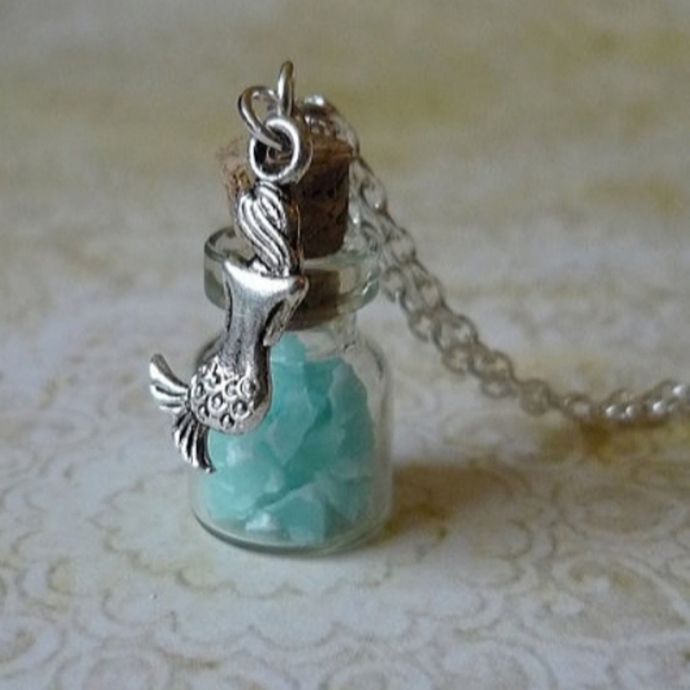 NEW! GLOW IN THE DARK MERMAID AND CRYSTAL NECKLACE